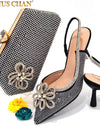 Sandalias de tacón puntiagudas y bolso, con diamantes florales
