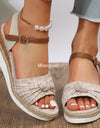 Sandalias de plataforma con pajarita a la moda