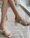 Zapatillas con decoración de perlas de cristal 2023 con tacón grueso de 5 cm